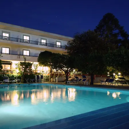 Alpha Hotel