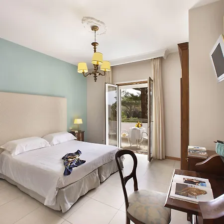 Alpha Hotel 4*