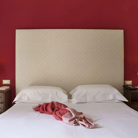 Alpha Hotel