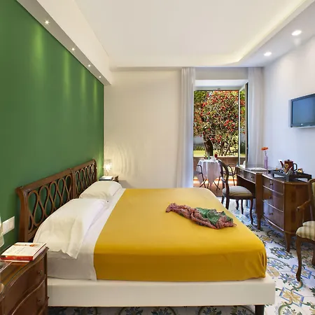 Alpha Hotel