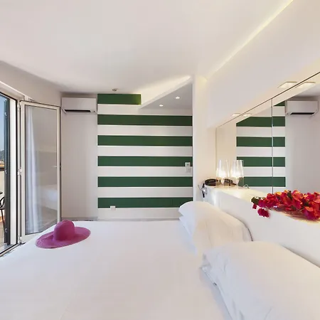Alpha Hotel 4*