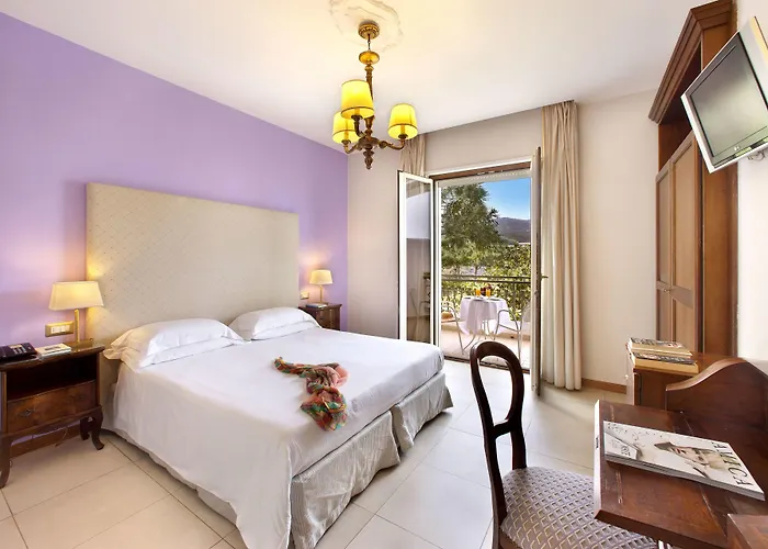 Отель Alpha Сант'Анджелло