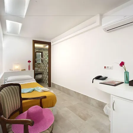 Alpha 4* سانتّانييلّو