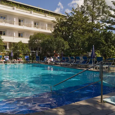 Alpha 4* سانتّانييلّو