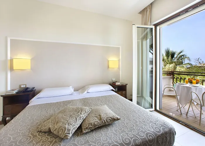 Отель Alpha Сант'Анджелло