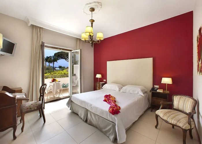 Отель Alpha Сант'Анджелло