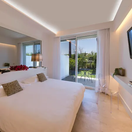 Hotel Alpha 4*