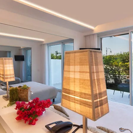 Alpha Hotel
