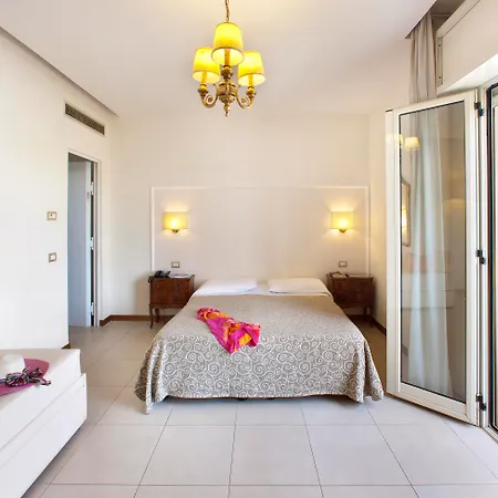 Alpha Hotel 4*