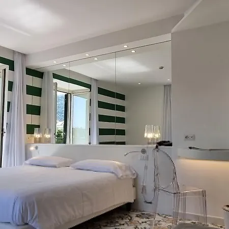 Hotel Alpha